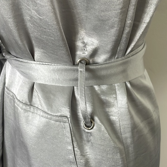 Line and Dot Women’s Shiny Silver Reue Jacket / Robe Size XS - Picture 6 of 11